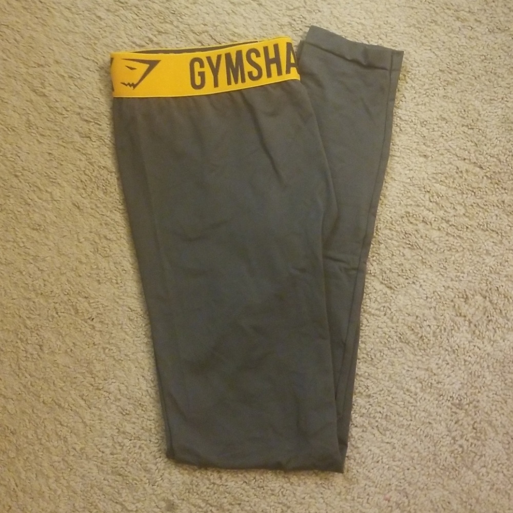 Gym shark leggings